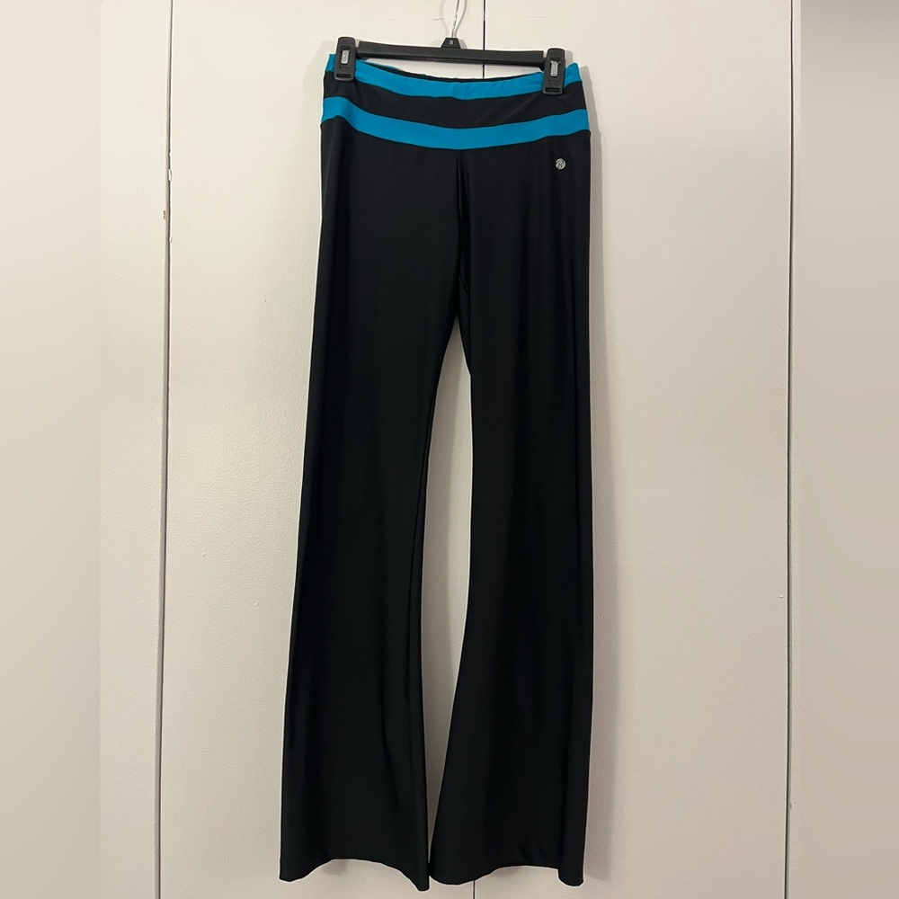 Bally Total Fitness Flare Leggings - black, size M medium, PRE-OWNED EUC
